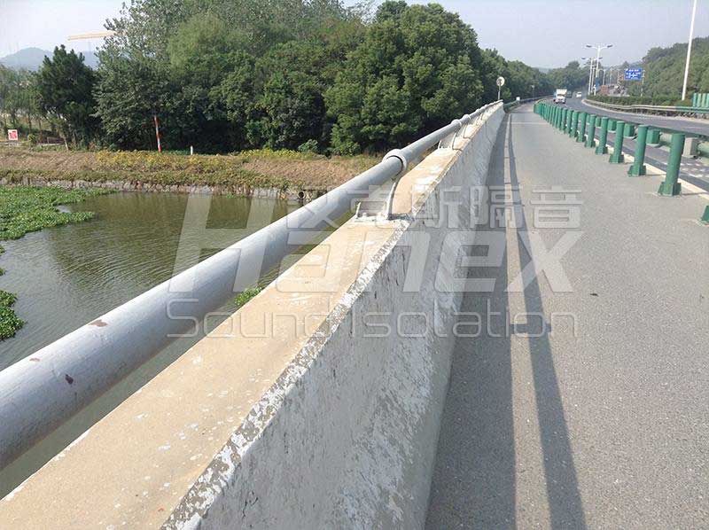 杭州104國(guó)道聲屏障實(shí)例照片1